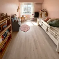 HarteFlooring-Pisos-SPC-Cipres-Ambientada3